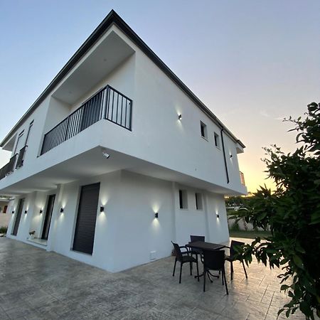 Villa Papa-Berati Exterior foto